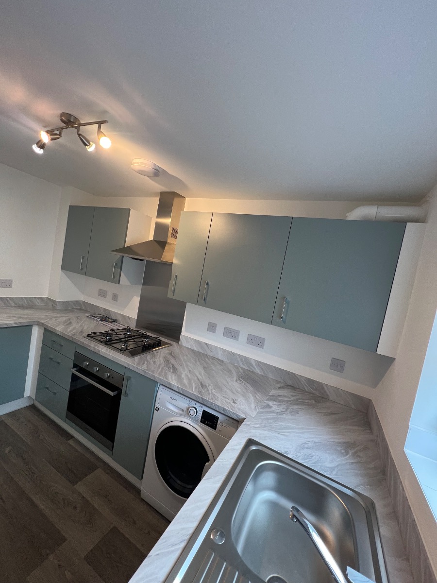 Kitchen Fitter: Image 1